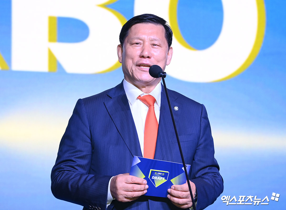 한국-체코 1차전 시구 관련 자료 사진