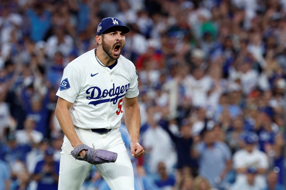 LA 다저스 좌완투수 알렉스 베시아가 8일 자신의 SNS를 통해 딸이 지난달 27일 세상을 떠났다는 소식을 전했다. AFP 연합뉴스