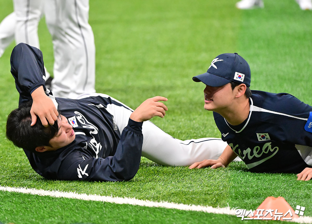 '2025 네이버 K-베이스볼 시리즈(K-BASEBALL SERIES NAVER)'에 소집된 원태인(왼쪽)과 문동주. 사진 엑스포츠뉴스 DB
