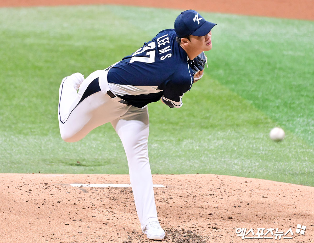 이민석(롯데 자이언츠)이 9일 서울 고척스카이돔에서 열린 '2025 네이버 K-베이스볼 시리즈(K-BASEBALL SERIES NAVER)' 체코와 두 번째 평가전에서 2이닝 무실점으로 호투했다. 사진 김한준, 박지영 기자