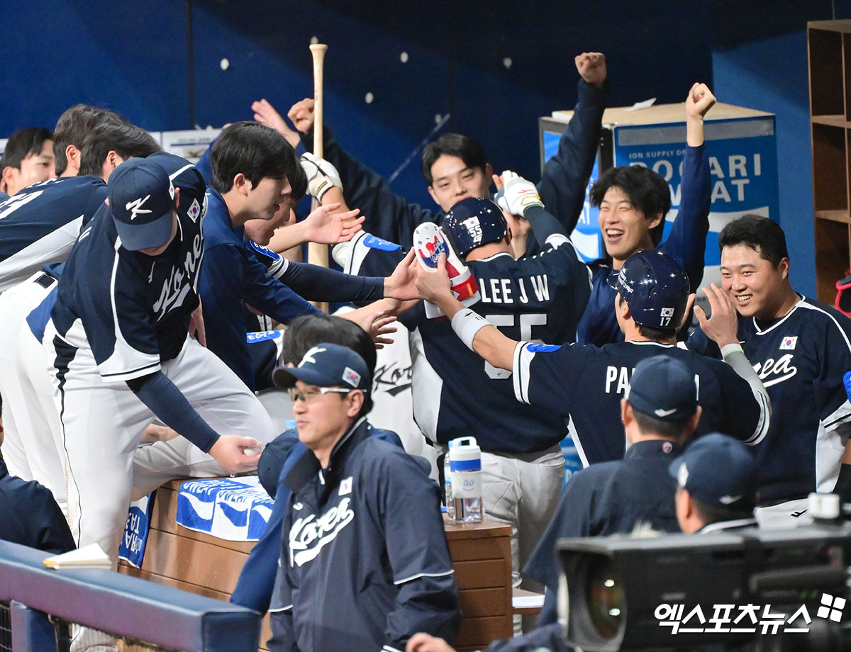 이재원이 9일 서울 고척스카이돔에서 열린 '2025 네이버 K-베이스볼 시리즈(K-BASEBALL SERIES NAVER)' 체코와의 두 번째 평가전에서 9회초 2점 홈런을 기록했다. 사진 김한준, 박지영 기자