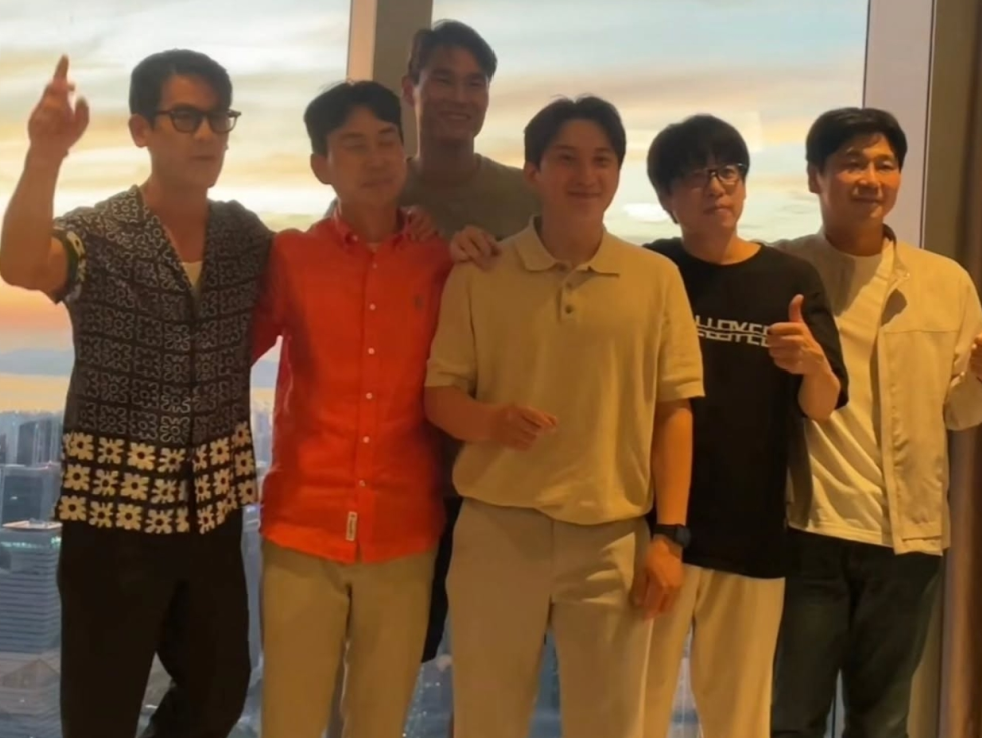 (왼쪽부터) 광수, 영철, 경수, 영호, 영식, 영수.