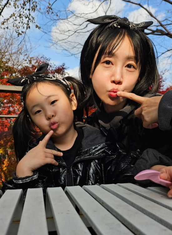 (왼쪽부터) 송이, 별.