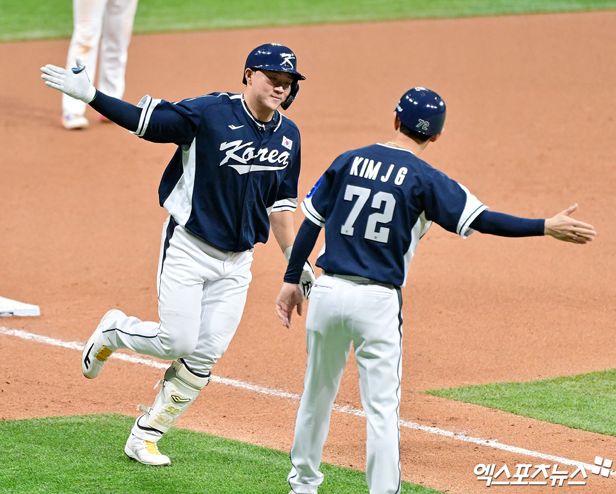 9일 오후 서울 구로구 고척스카이돔에서 열린 '2025 NAVER K-BASEBALL SERIES' 대한민국과 체코의 평가전 경기, 9회초 무사 1루 대한민국 이재원이 투런 홈런을 날린 후 기뻐하고 있다. 고척, 김한준 기자