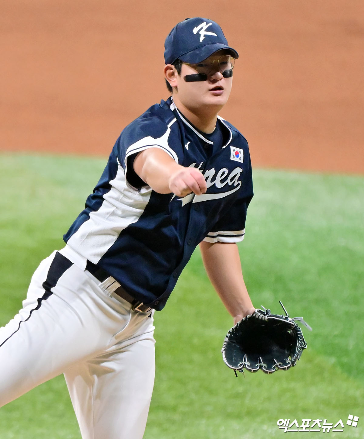 김서현(한화 이글스)이 9일 서울 고척스카이돔에서 열린 '2025 네이버 K-베이스볼 시리즈(K-BASEBALL SERIES NAVER)' 체코와 두 번째 평가전에서 ⅔이닝 1피안타 2볼넷 1실점으로 부진했다. 사진 엑스포츠뉴스 DB