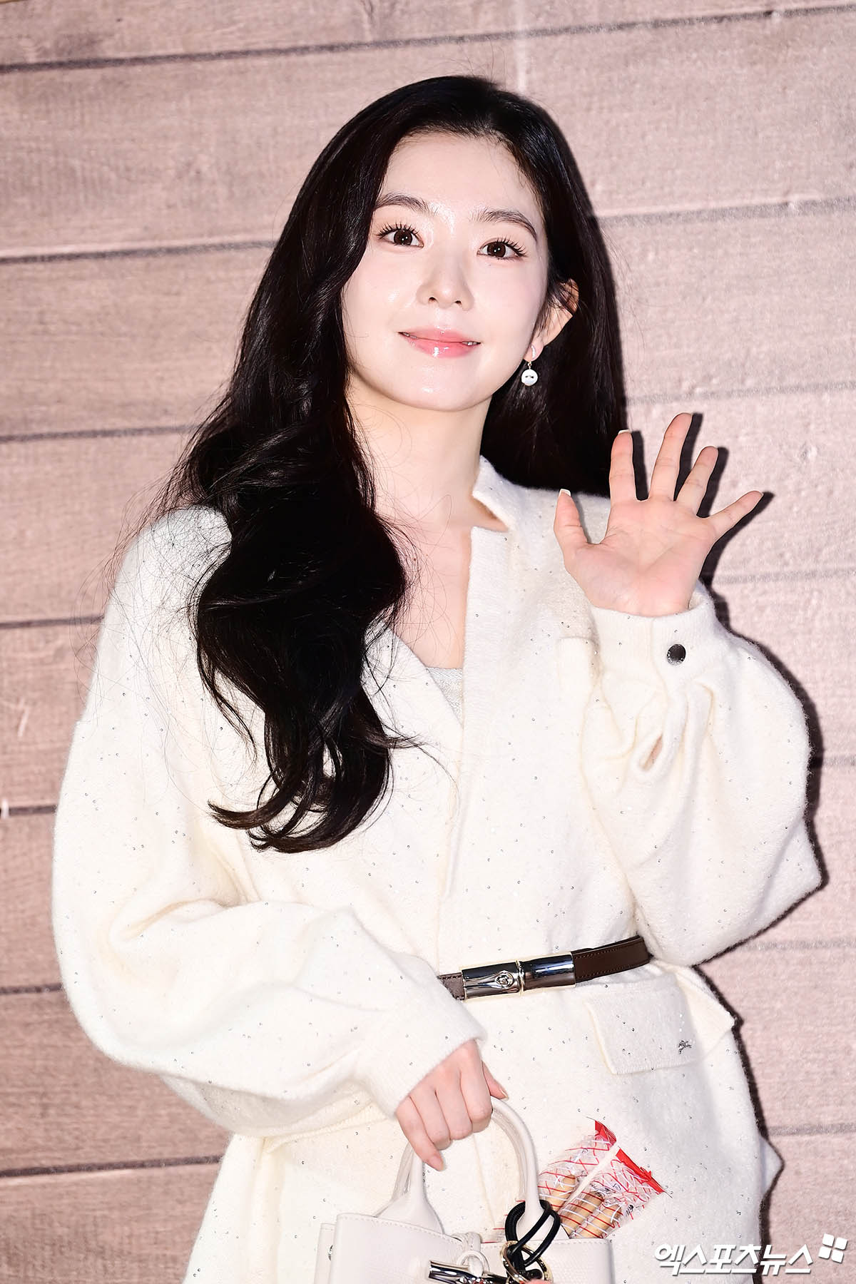 각도를 가리지 않는 예쁨