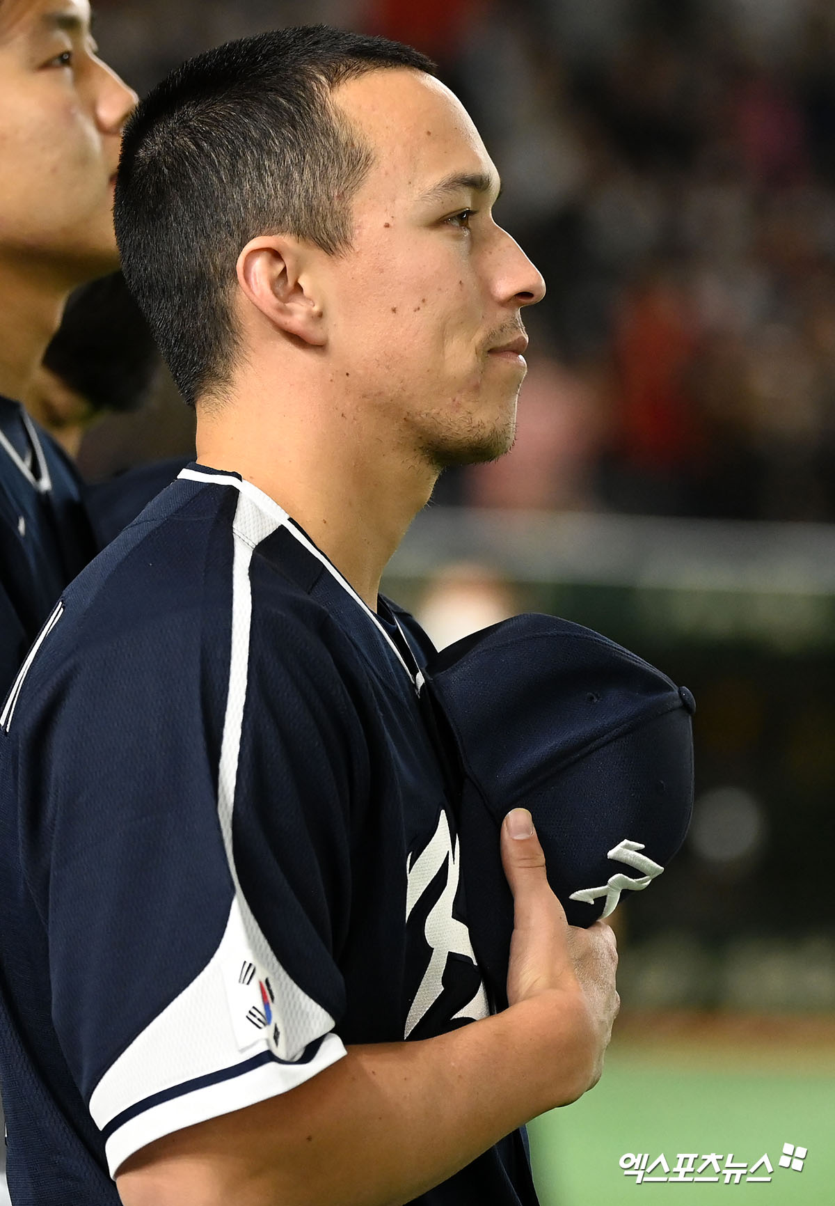 13일 오후 일본 도쿄돔에서 열린 2023 월드베이스볼클래식(WBC) B조 중국과 대한민국의 경기, 경기 전 대한민국 에드먼이 국민의례를 하고 있다. 엑스포츠뉴스 DB