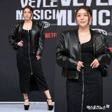 '말라야만 예쁜 거?' 에일리, 에티튜드+올블랙 시크로 미모의 정점 찍었다