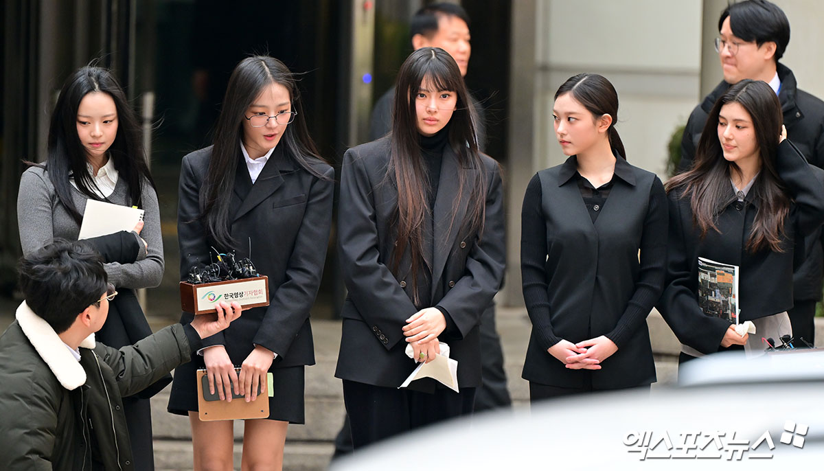 (왼쪽부터) 하니, 민지, 혜인, 해린, 다니엘.