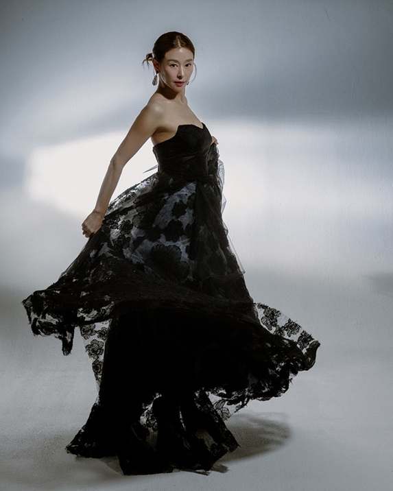 배우 예지원 화보.