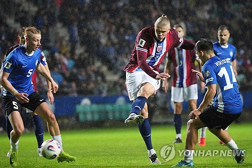 노르웨이 골잡이 엘링 홀란의 시즌 초반 기세가 무서울 정도다. 시즌 개막 3개월 만에 30골 고지에 도달하며 내년 여름 있을 2026 국제축구연맹(FIFA) 북중미 월드컵 을 앞두고 최상의 컨디션을 자랑하고 있다. 연합뉴스