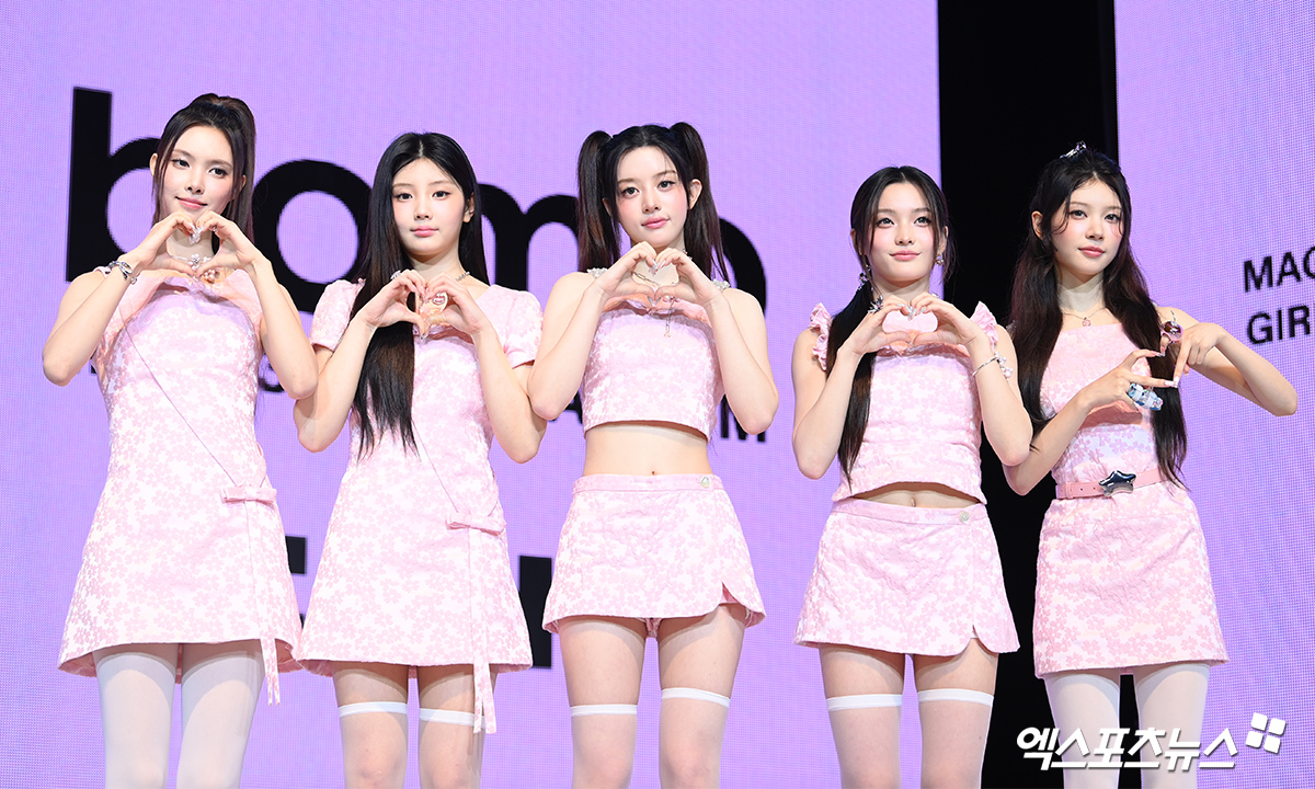 (왼쪽부터) 윤아, 원희, 민주, 이로하, 모카.