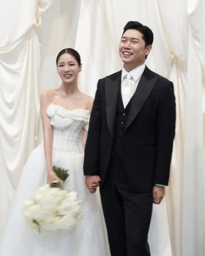 22기 옥순, 경수 웨딩화보