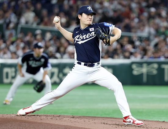 곽빈이 15일 일본 도쿄돔에서 열린 일본 야구대표팀과의 평가전에 선발 등판해 3⅓이닝 3피안타 1볼넷 3실점을 기록했다. 한국이 3-0으로 앞선 4회말 선두타자 노무라 이사미를 볼넷으로 내보낸 곽빈은 다음 타자 모리시타 쇼타는 중견수 박해민의 슬라이딩 캐치로 잡았지만, 나카무라 유헤이에게 2루타를 내주고 1사 2, 3루에 몰린 뒤 마키 슈고에게 좌전 1타점 적시타를 허용했다. 곽빈이 내보낸 주자들을 다음 투수 이로운이 불러들이면서 곽빈은 3실점을 찍었다. 연합뉴스