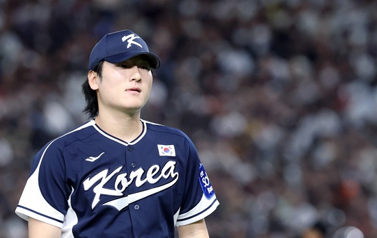 곽빈이 15일 일본 도쿄돔에서 열린 일본 야구대표팀과의 평가전에 선발 등판해 3⅓이닝 3피안타 1볼넷 3실점을 기록했다. 한국이 3-0으로 앞선 4회말 선두타자 노무라 이사미를 볼넷으로 내보낸 곽빈은 다음 타자 모리시타 쇼타는 중견수 박해민의 슬라이딩 캐치로 잡았지만, 나카무라 유헤이에게 2루타를 내주고 1사 2, 3루에 몰린 뒤 마키 슈고에게 좌전 1타점 적시타를 허용했다. 곽빈이 내보낸 주자들을 다음 투수 이로운이 불러들이면서 곽빈은 3실점을 찍었다. 연합뉴스