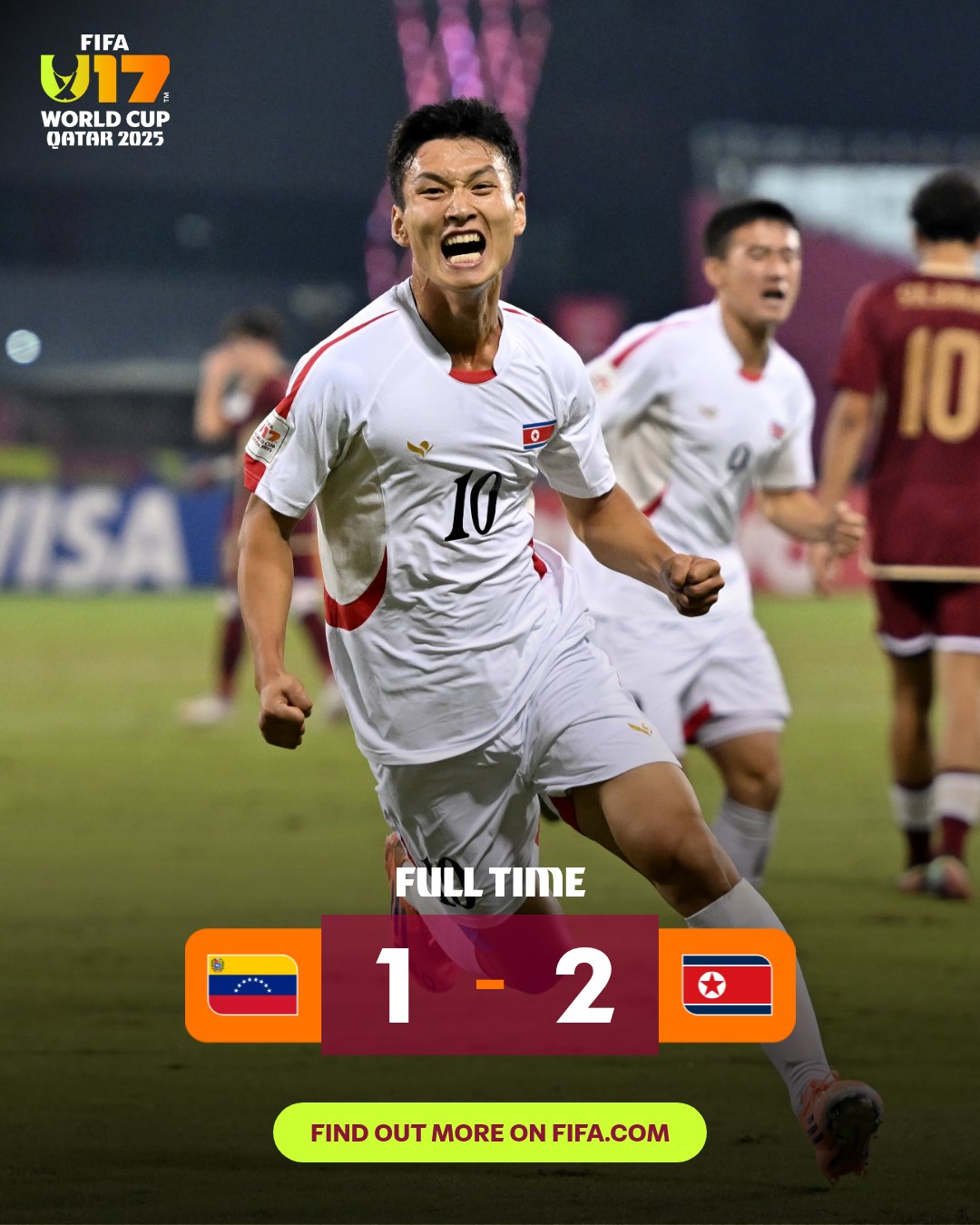 한국이 탈락한 국제축구연맹(FIFA) 17세 이하(U-17) 월드컵서 북한과 일본의 맞대결이 성사됐다. 일본은 15일(한국시간) 카타르 도하의 어스파이어존에서 열린 대회 32강전서 남아프리카 공화국을 3-0으로 물리쳤다. 베네수엘라를 2-1로 꺾은 북한과 16강에서 맞대결하게 됐다. FIFA