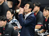 '0-3 셧아웃 패배'에도 선수들 감싼 고희진 감독…위축되지 않았으면 [인천 현장]
