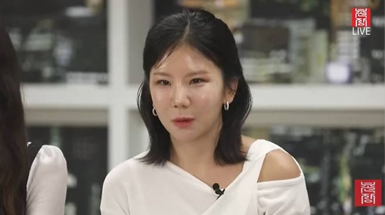 라이브 방송에 출연한 순자