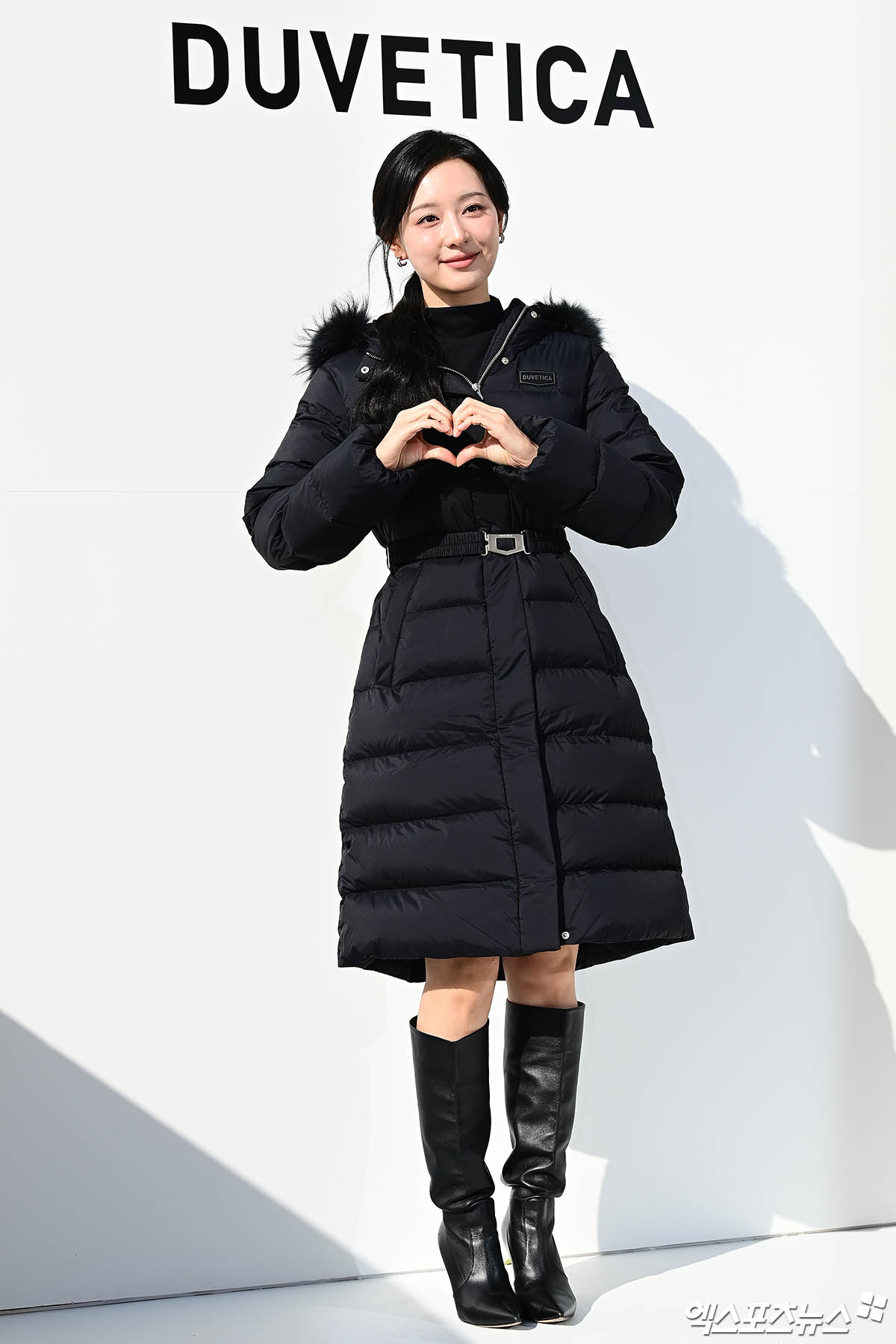 부츠 패션의 완성은 각선미