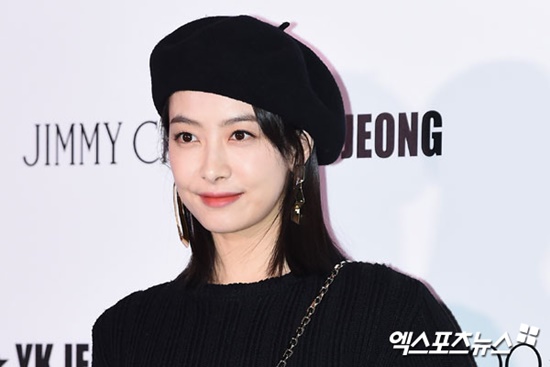 빅토리아의 파격적인 근황이 화제다.