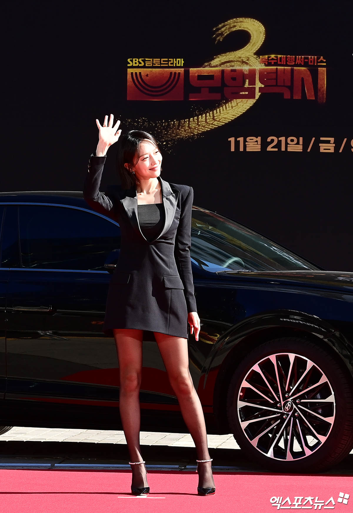 강추위에도 포기할 수 없는 미니 드레스