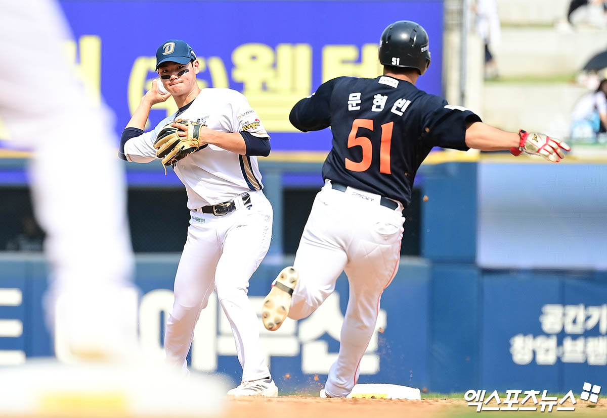 NC 다이노스 내야수 김주원(왼쪽)이 18일 KBO가 발표한 2025 KBO 수비상 유격수 부문 수상자로 선정됐다. 사진 엑스포츠뉴스 DB
