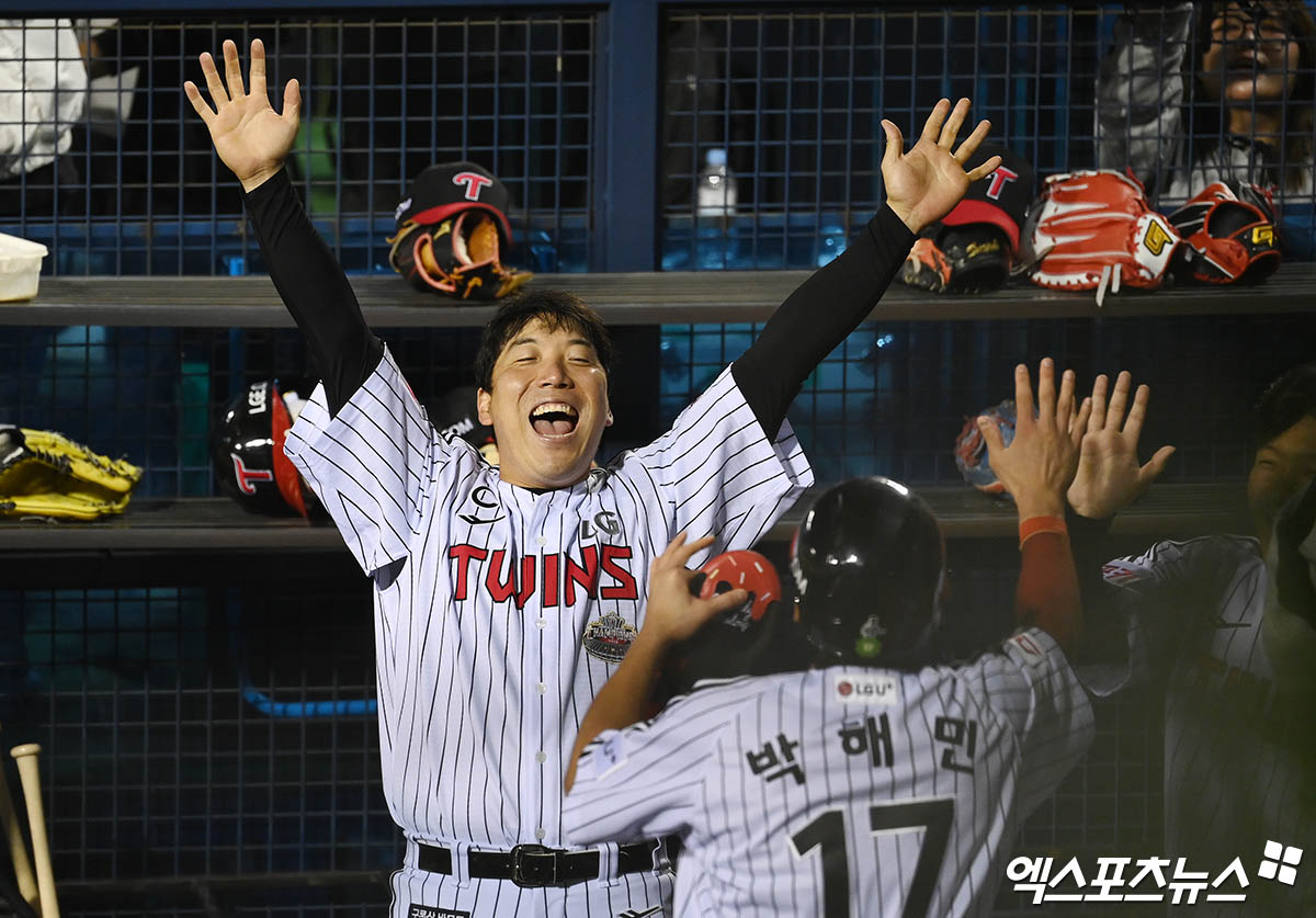 2025시즌 종료 후 나란히 FA 시장에 나오게 된 LG 트윈스 김현수(왼쪽)와 박해민. 사진 엑스포츠뉴스 DB