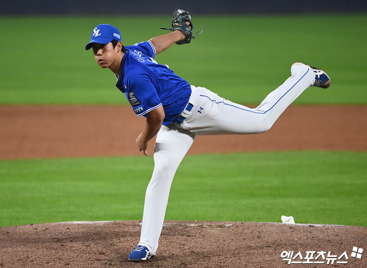 28일 오후 광주기아챔피언스필드에서 열린 '2024 신한 SOL Bank KBO 한국시리즈' 삼성 라이온즈와 KIA 타이거즈의 5차전 경기, 5회말 2사 1,3루 삼성 이상민이 역투하고 있다. 엑스포츠뉴스 DB