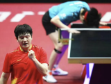 '남자탁구 세계 1위' 왕추친, 랭킹 없는 선수에게 5일간 '충격 2연패'…탁구대에 머리 박고 좌절했다