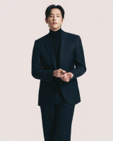 권율, 호텔·카지노 운영하는 거대 사업가 변신…'오십프로' 우정출연 [공식]