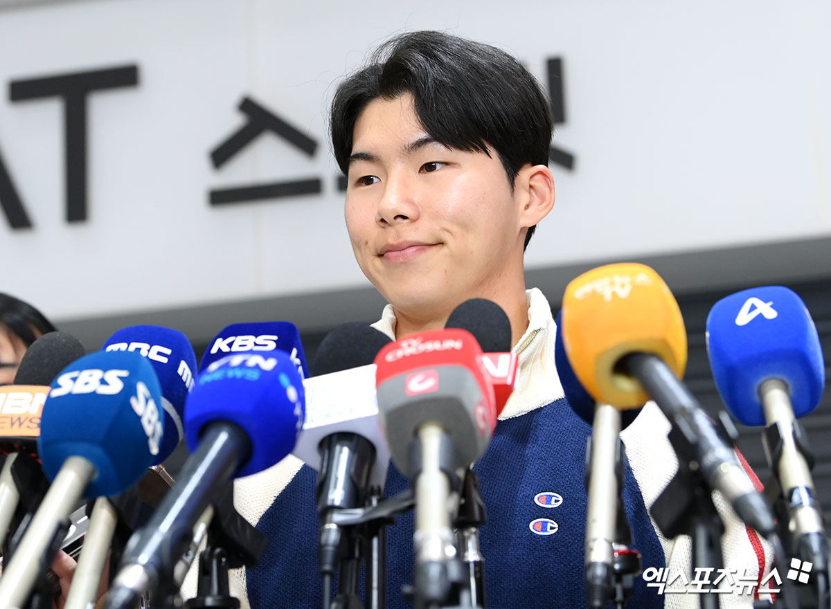 미국 메이저리그 LA 다저스의 김혜성이 11월 22일 자신의 SNS를 통해 부친의 빚투 및 자신의 귀국 기자회견 논란에 대해 사과의 뜻을 밝혔다. 사진 엑스포츠뉴스 DB