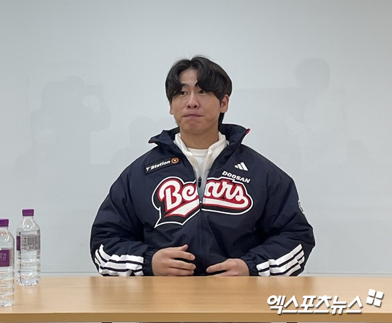 두산 베어스 박찬호가 23일 잠실야구장에서 열린 '2025 곰들의 모임' 행사를 앞두고 취재진과 인터뷰에 응하고 있다. 잠실, 김유민 기자
