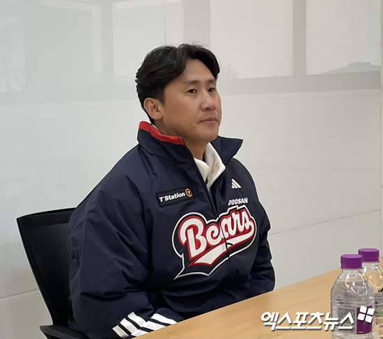 두산 베어스 이용찬이 23일 서울 잠실야구장에서 열린 '2025 곰들의 모임' 행사를 앞두고 취재진과 인터뷰에 응하고 있다. 잠실, 김유민 기자