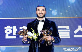 '외인 최초 투수 4관왕' 폰세, 트로피 4개를 한 번에…시상식 참석해 나의 'No.1' 아내에게 영광 돌린다 수상소감