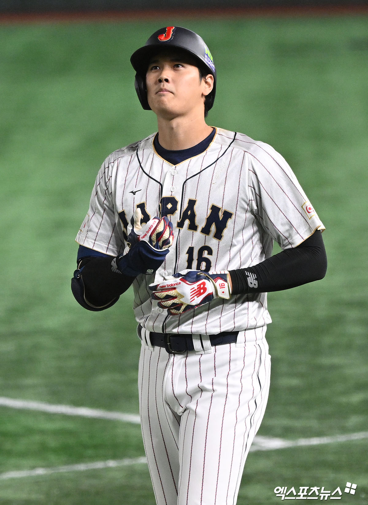 LA 다저스에서 활약 중인 오타니 쇼헤이가 25일 자신의 SNS를 통해 2026 WBC 참가를 직접 발표했다. 그는 직전 대회였던 2023 WBC에서 투수와 타자로 맹활약하며 대회 MVP까지 차지했다. 오타니의 합류가 확정되면서 대회 2연패를 바라보는 일본의 기대감은 더 커졌다. 엑스포츠뉴스 DB
