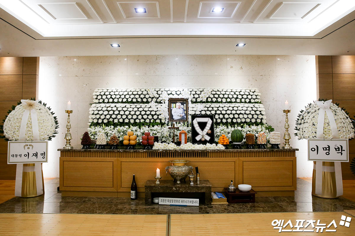 故 이순재 빈소.