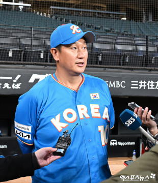 이대호 ‘인터뷰하는 조선의 4번타자’[포토]