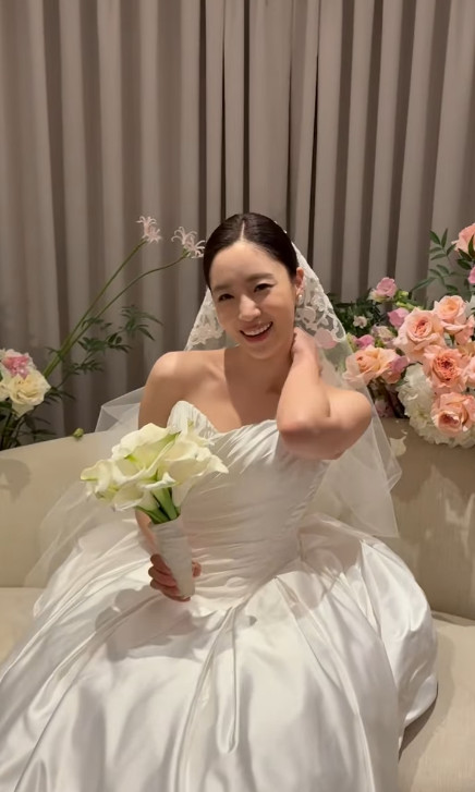 은정 결혼식 SNS.