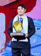 노경은 '구원투수상 수상'[포토]