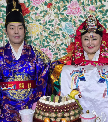 김민기, 홍윤화 부부의 전통 혼례 컨셉 리마인드 웨딩 사진. 사진=홍윤화 SNS