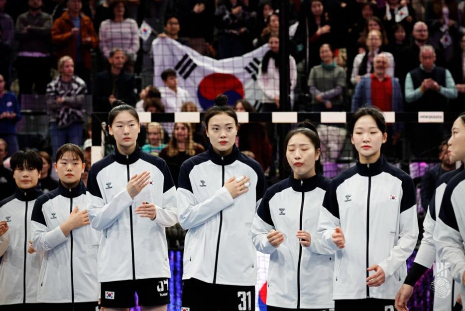 여자핸드볼 대표팀, 세계선수권 예선 통과...카자흐스탄전 18골 차 대승→... - 뉴스 썸네일 이미지