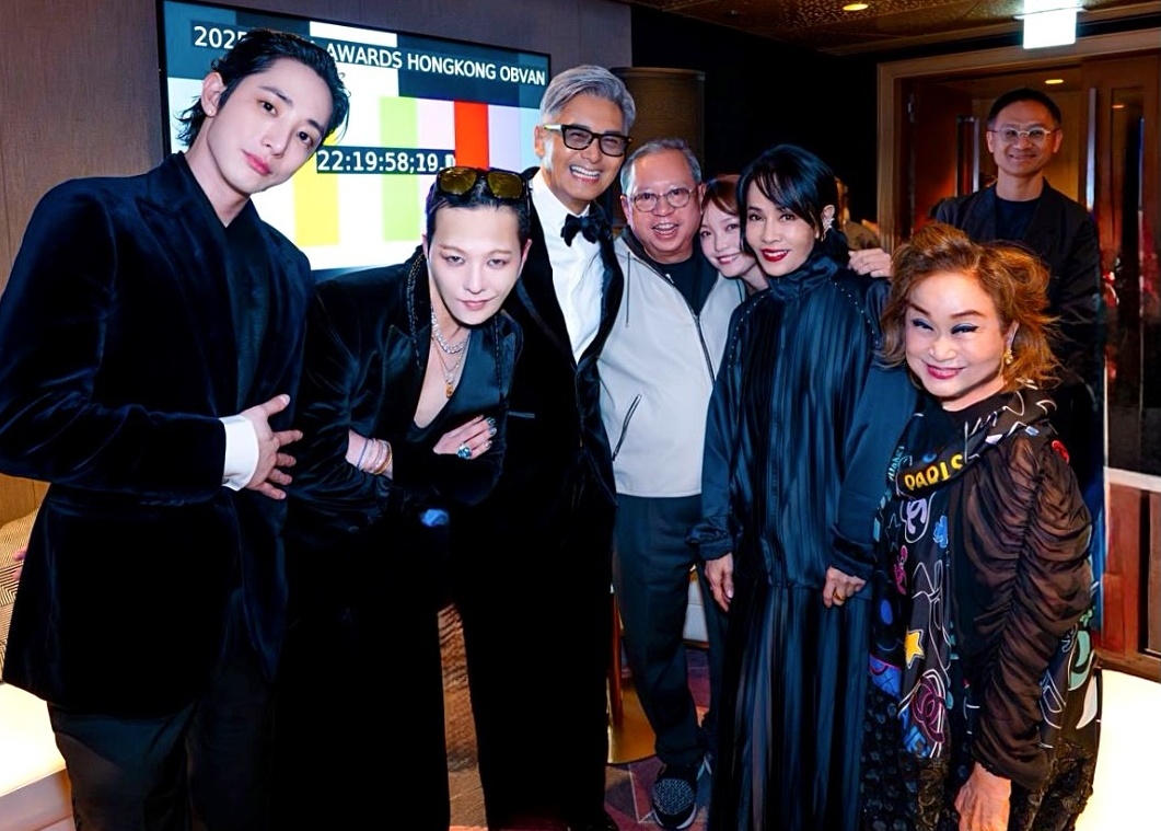 마마 어워즈에서 인증샷 남기는 지드래곤