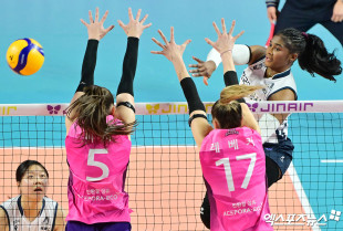 모마 ‘블로킹을 살짝 피하면서’[포토]