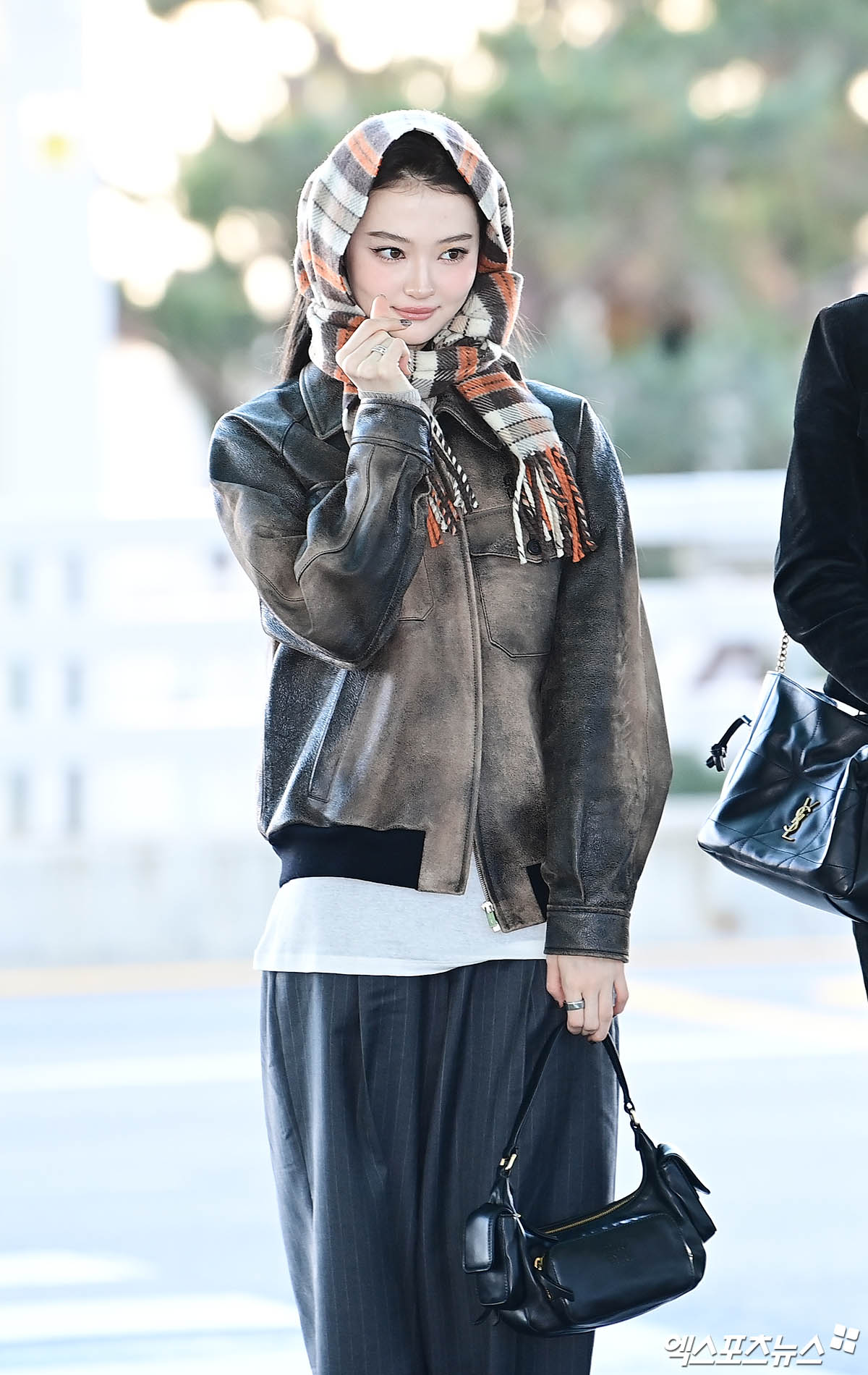 빌려온 고양이같아