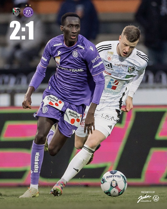 국가대표 풀백 이태석이 소속팀 아우스트리아 빈에서 환상적인 프리킥으로 시즌 2호골을 신고했다. 이태석은 7일(한국시간) 오스트리아 볼프스베르크의 라반탈 아레나에서 열린 볼프스베르거와의 2025-2026시즌 오스트리아 분데스리가 16라운드 원정 경기에서 0-2로 뒤지던 후반 28분 추격골을 터뜨렸다. SNS