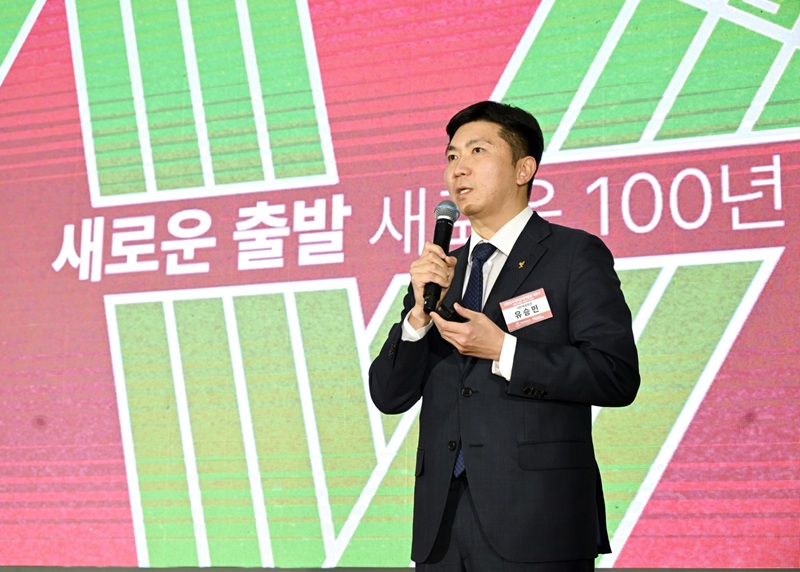 유승민 대한체육회장이 11일 전남 장흥군에서 열린 대한민국체육인재개발원 개원식에서 발표를 진행했다. 사진 대한체육회 제공