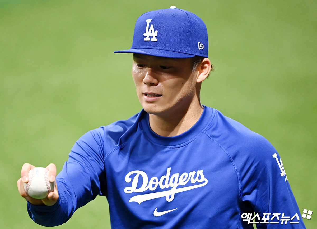 LA 다저스 투수 야마모토 요시노부가 2026 WBC(월드베이스볼클래식)에 참가하기로 했다. 오타니 쇼헤이에 이어 야마모토까지 WBC 출전을 확정하면서 일본의 기대감은 더 커졌다. 엑스포츠뉴스 DB