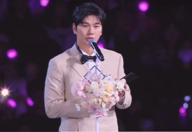 '10주년 아시아 아티스트 어워즈 2025'