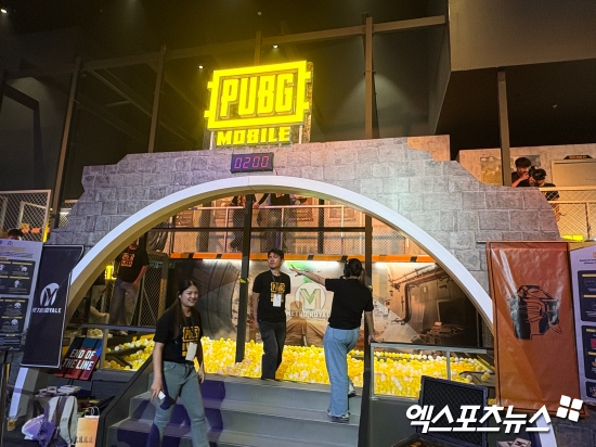 펍지 모바일 속으로 들어간 듯한 부스