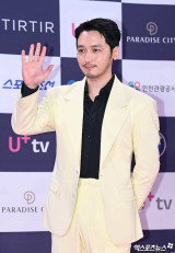 변요한 "사랑하는 ♥티파니 영, 결혼 전제로 좋은 분과 만남 중"…자필 인사 [전문]